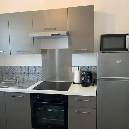 Renove A 200m De La Апартаменты